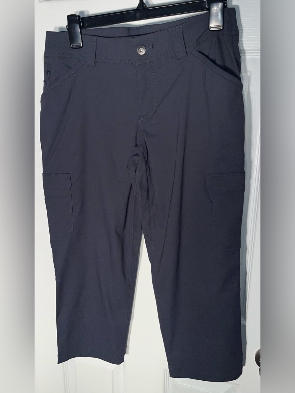 Women’s Duluth Trading Co Dry on the Fly Cargo Capri Pants Navy Blue 4 Nylon